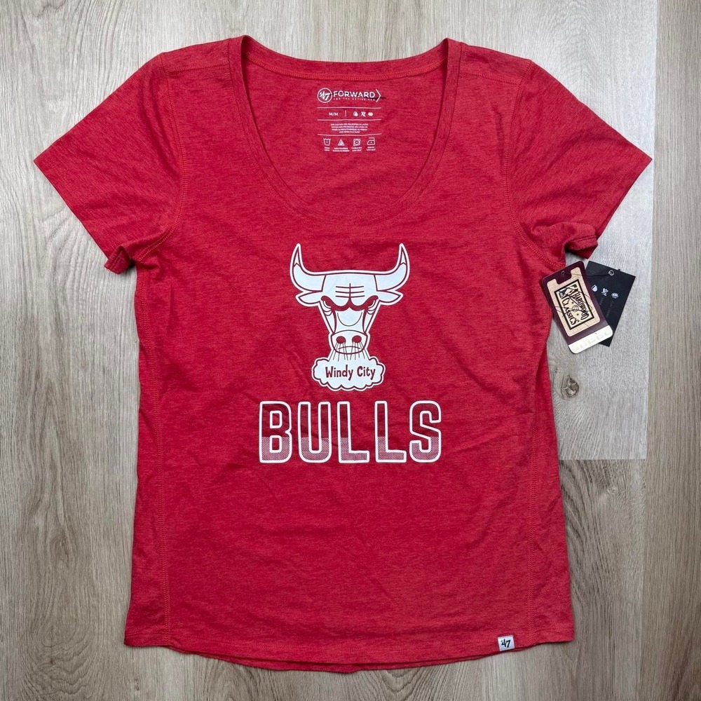 '47 Forward NBA Chicago Bulls Windy City Graphic Scoop Neck Tee Red M